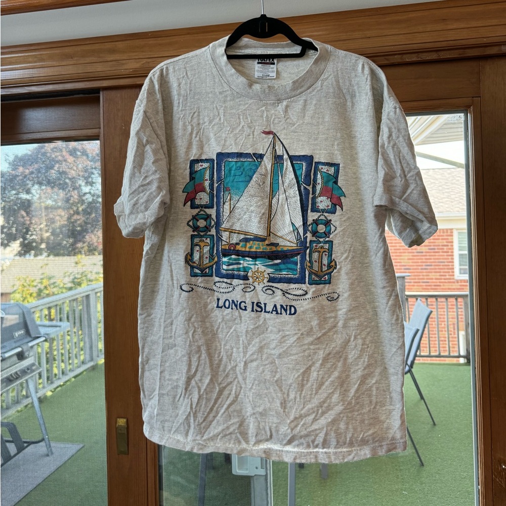 Vintage Long Island Tshirt